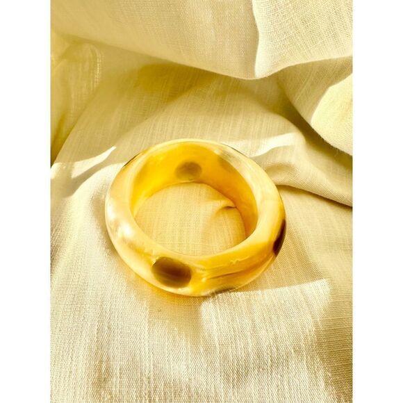 Mod style pearlecent bangle bracelet - Picture 2 of 3